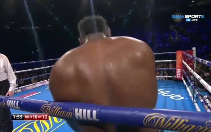 Дилиън Уайт оцеля в епичната касапница срещу Чисора