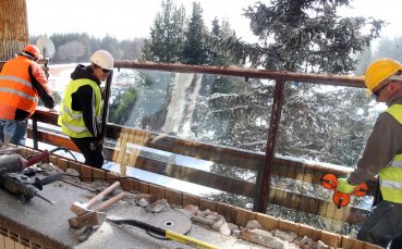 Инспектираха ремонта на високопланинската база “Белмекен“