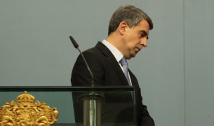 Наруши ли Плевнелиев Конституцията