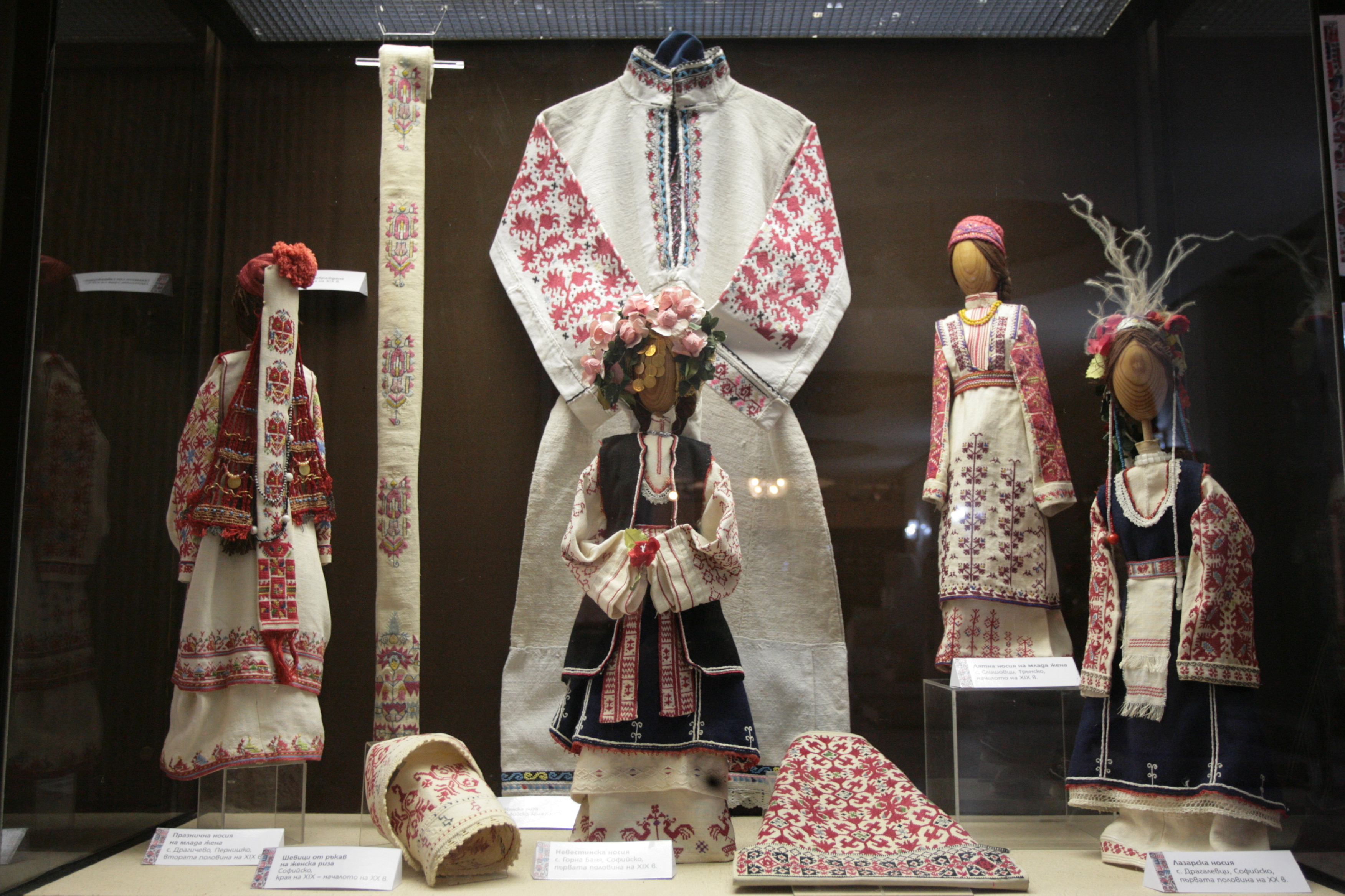 В Националия исторически музей бе представено богатството на българските шевици в изложбата „Претвореното сътворено”. За пръв път посетителите могат да видят възстановка на т. нар. сокаено забраждане.