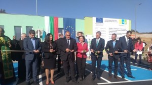 Премиерът Борисов преряза лентата за новото депо край село Баня