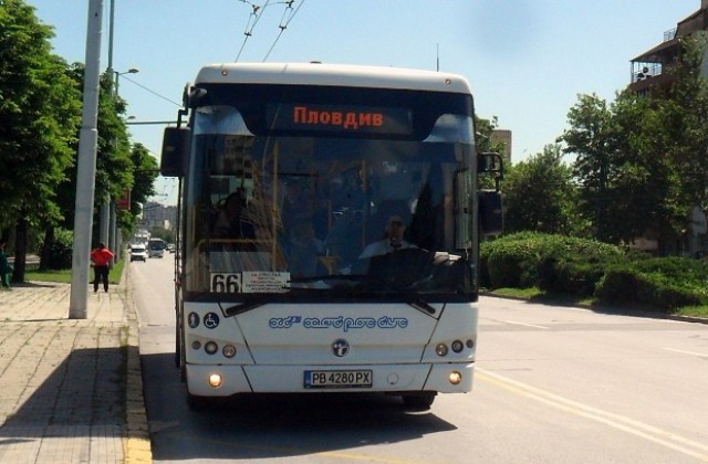 На Задушница градските автобуси с делнично разписание