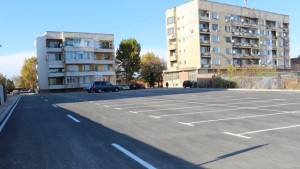 Нов паркинг в центъра на Любимец