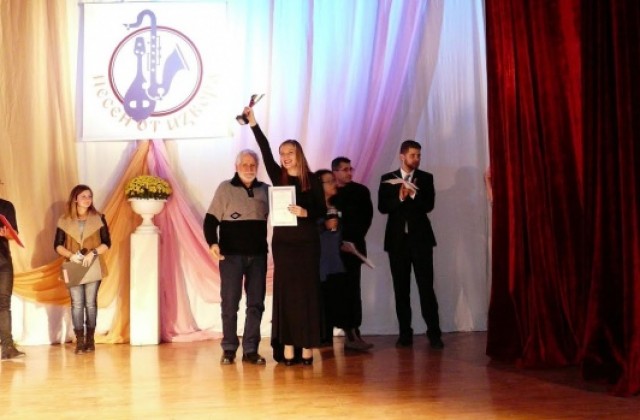 Камелия  Петрова от Разград е големият победител от първия Национален конкурс „Песен от извора-2016”