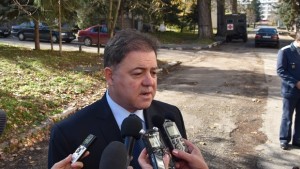 Министър Николай Ненчев Никога не е обсъждан въпроса за настаняване