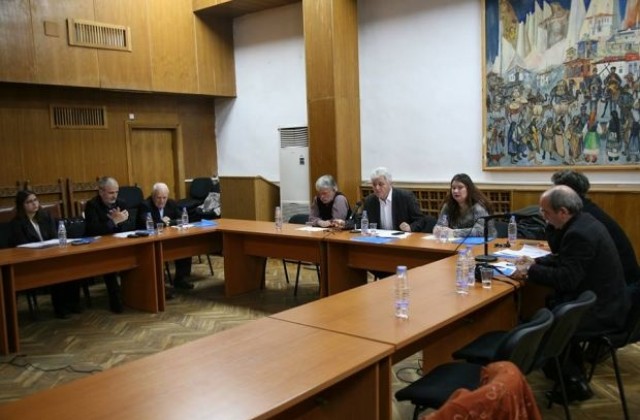 Научна кръгла маса и изложба „Македония в образи“ в Историческия музей