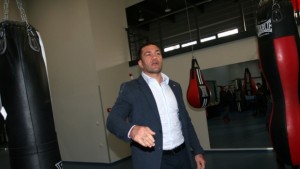 България е обхваната от боксова мания заради домакинския мач на