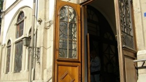 Архангелова задушница изразяваме християнската вяра в безсмъртието на душата