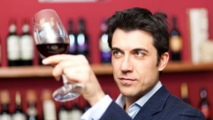 Робот успешно замества сомелиера