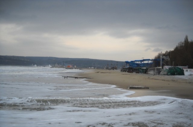 Мъгла затвори пристанище Варна