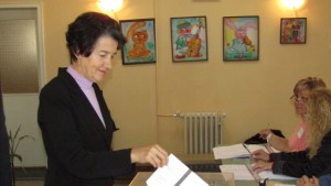 Детелина Николова гласува за президент и за референдума