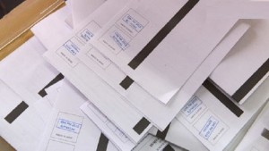 Общински съветник цял ден се трудил като член на СИК