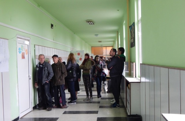 Изборният ден в Добричко приключи - 50.9% гласуваха за президент, 46.5% в референдума