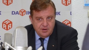 82 от протоколите Каракачанов трети с 11 гласа пред Цачева