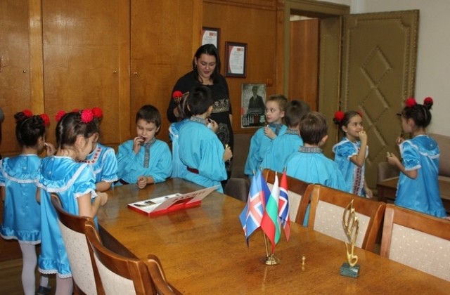 Деца от Плевен спечелиха награда на фестивала „Пусть всегда будет солнце“
