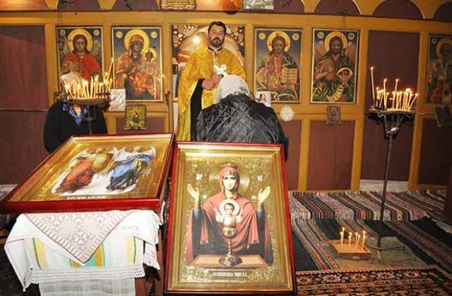 С нови икони една от най-старите църкви в Лудогорието отбеляза храмов празник