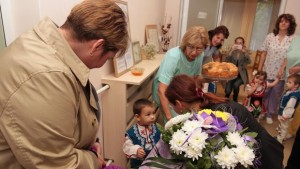 Министър Зорница Русинова посети детска ясла и дневен център в