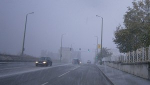 Облачно с гръмотевици и дъжд