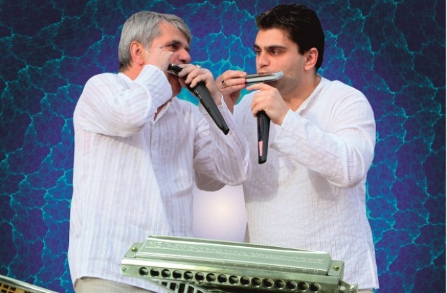 Виртуози на хармониката представят незабравими филмови мелодии