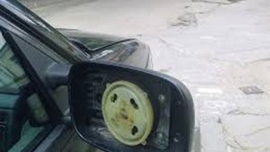 Задържаха двама добричлии чупили огледала и антени на паркирани коли