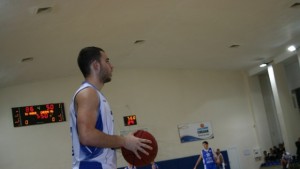 Победа за ИУ Варна във варненското дерби