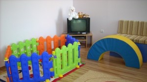 Отремонтират покрива на детската градина в село Стара река