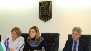 Министър Ангелкова се срещна с местния туристически бранш от Ловеч