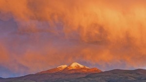 Учени откриха странно езеро под вулкан