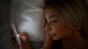 Дръжте смартфона и таблета далече от спалнята