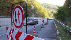 Обезопасяват пропаднали участъци по булевард Панайот Хитов