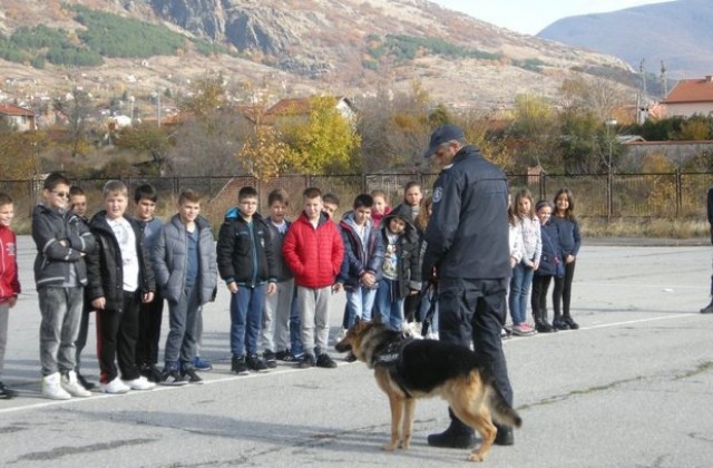 Детско полицейско управление в ХІІ-ОУ в Сливен