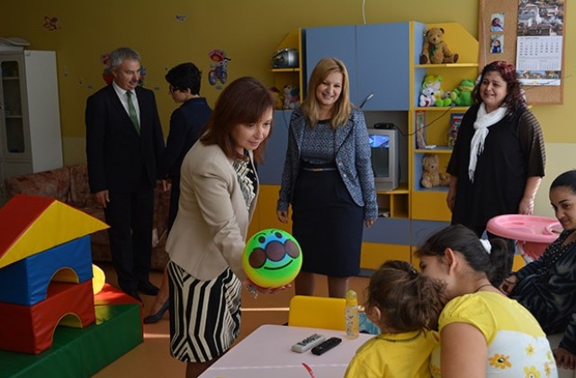 Министър Русинова в Монтана: Променяме парите за подпомагане на деца с увреждания