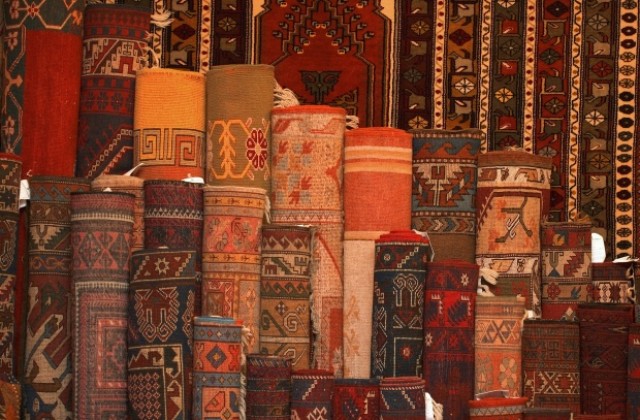 Български килими ще красят Версайския дворец