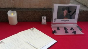 Погребват Бисер Киров до дъщеря му в родопското село Чокманово