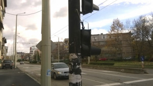 Ураганният вятър в Русе откъсна светофарна уредба