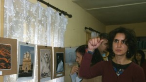 Яна Момчилова откри фотоизложбата Дълбоко в нас в храма Св