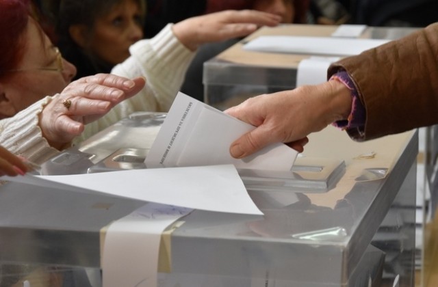 17% избирателна активност в Ловешка област към 12:00 часа
