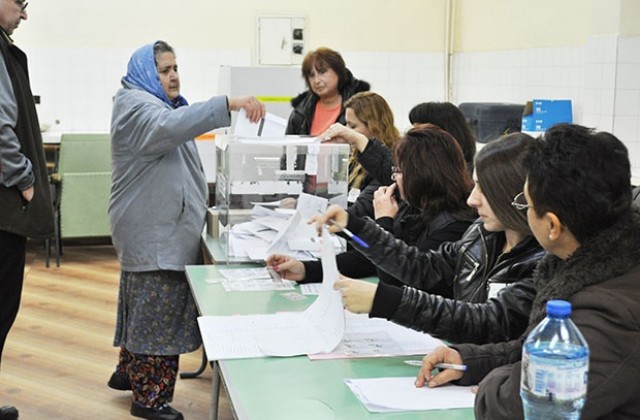 Към 13,00 ч. надминахме избирателната активност от миналата неделя