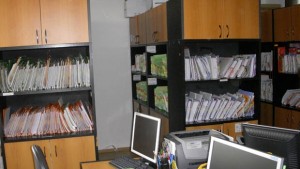 Прокуратурата проверява сигнал за бус от който са раздавани пари