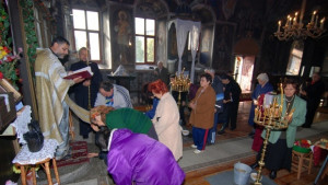 Започват Коледните пости