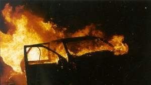 Ауди катастрофира и изгоря