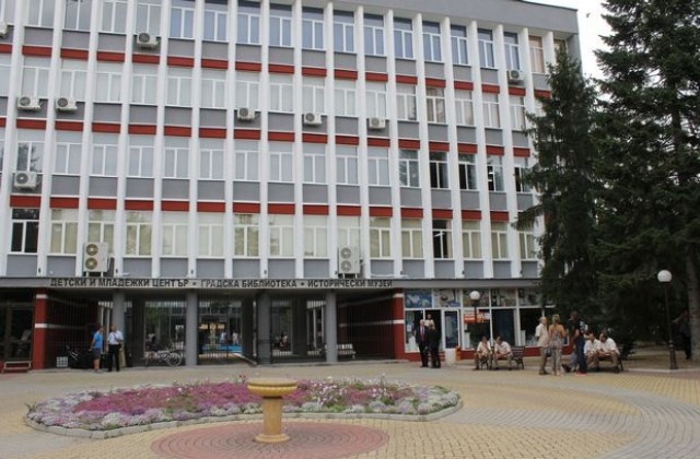 Библиотеката в Димитровград от днес без обедна почивка