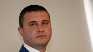 Правителството няма да оттегли законопроекта за бюджет 2017