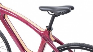 Варненци изобретиха уникален дървен велосипед СНИМКИ