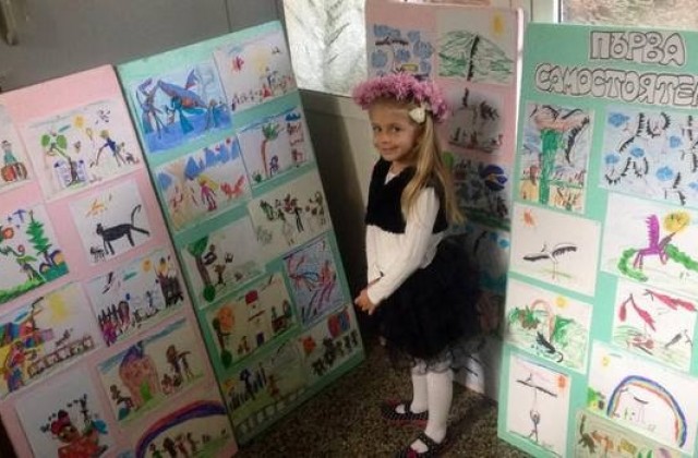 Малка художничка от Левски участва в Световно биенале в Япония