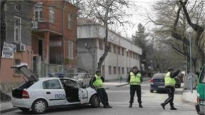 След тричасов екшън със стрелба полицаи заловиха сериен крадец