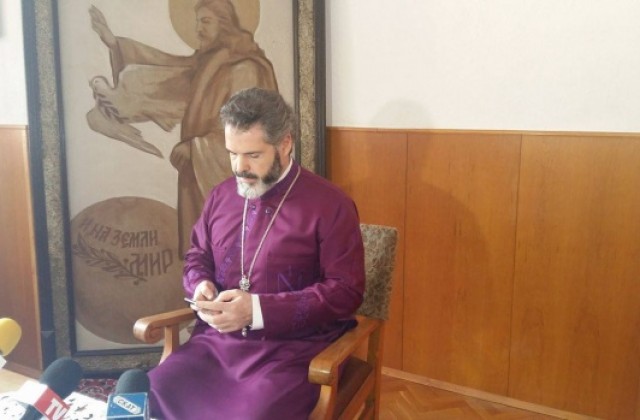 Излъчват онлайн избора за нов митрополит