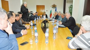 Ветеринари Идват две опасни болести по птиците и свинете