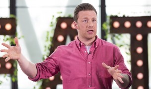 Топ готвачът Джейми Оливър закрива 6 свои ресторанта