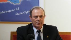 За уволнени служители след изборите алармира Венцислав Василев